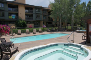 Outdoor Pool and Hot Tub, Air Conditioned, 135 Steps From Ski Access